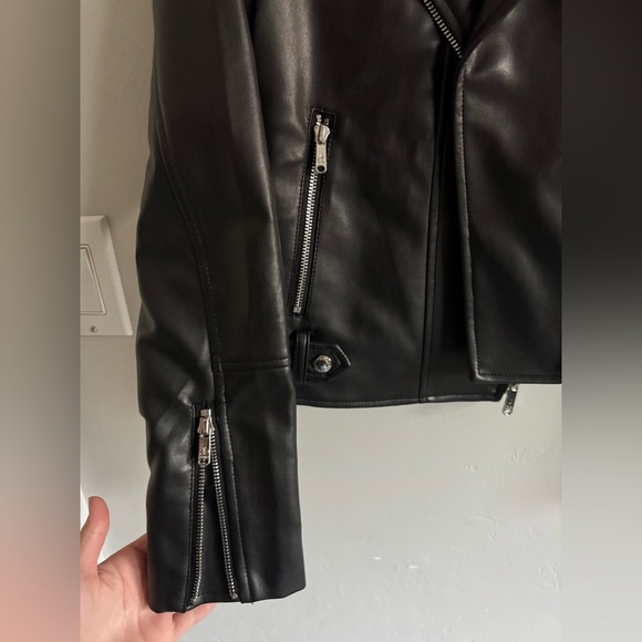 LIKE NEW SAM EDELMAN FAUX LEATHER JACKET - Picture 3 of 7